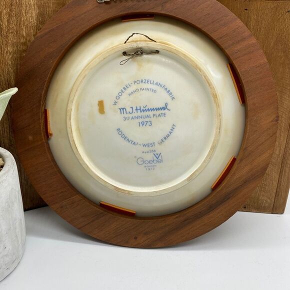 M.J. Hummel 1973 display plate D5 - Picture 4 of 4